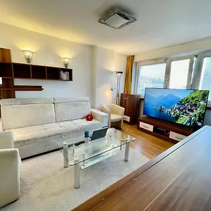Apartament Sushi Metro Wifi 500 Mbs, 70'tv Netflix Appletv+, Warszawa